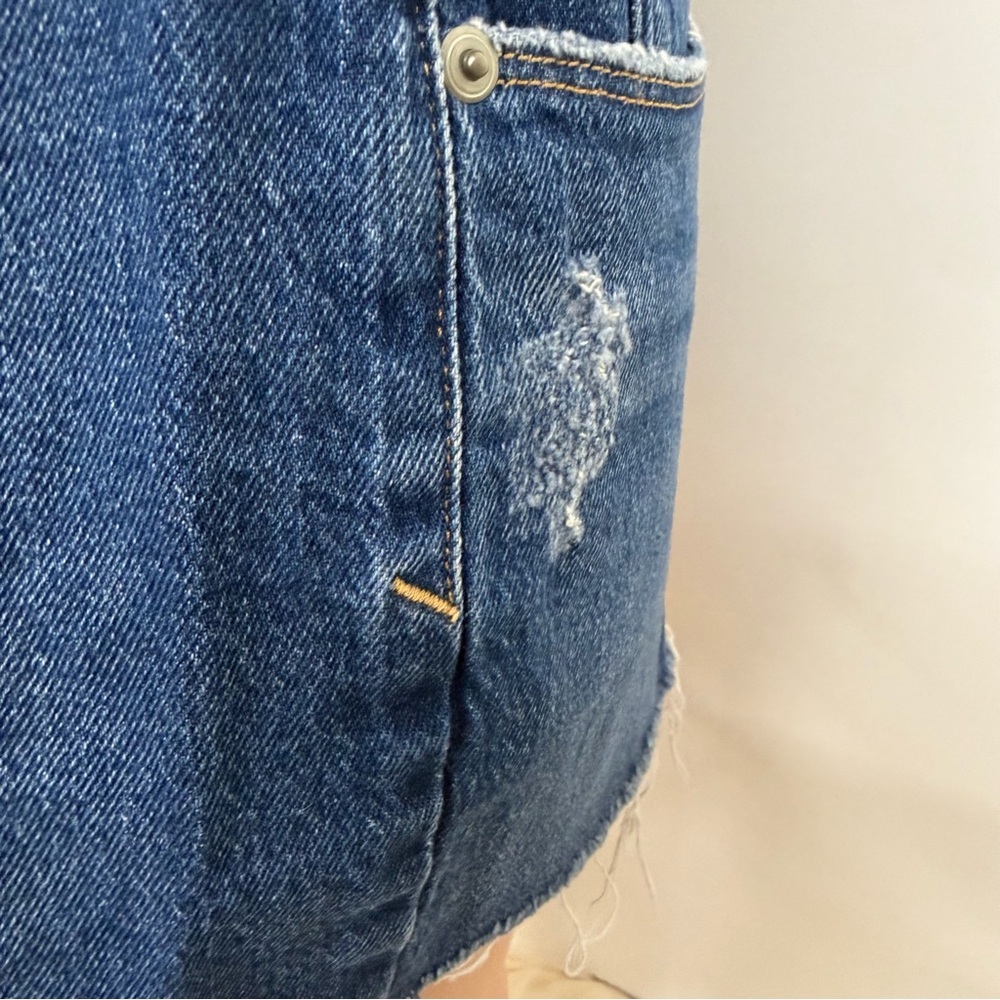 Good American Good 90s Distressed Cut Off Style Shorts Womans 14/32 NWT - Picture 6 of 16